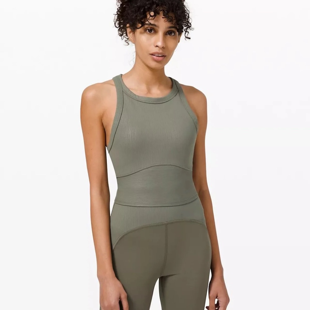 Lululemon blissful bend top NWT 8